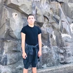 Meet your Posher, Chris